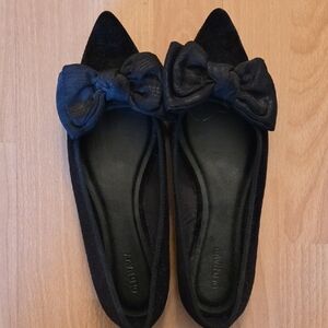 Old Navy Black Velvet Flats with Bow